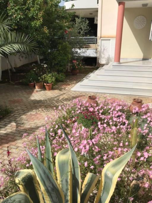 Akrata Rose Garden Apartments I Paralia Akratas Esterno foto